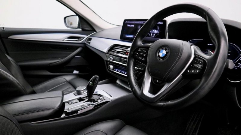 BMW 5 SERIES