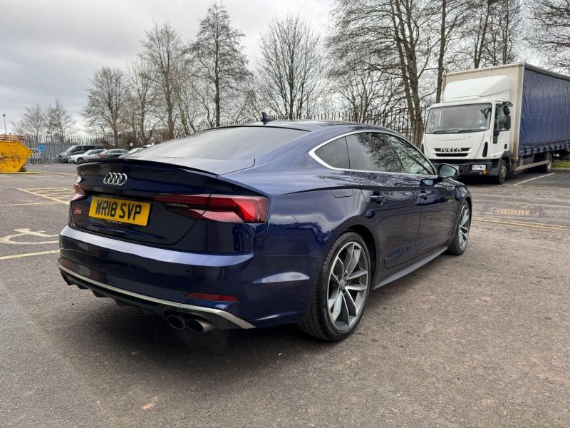 AUDI S5