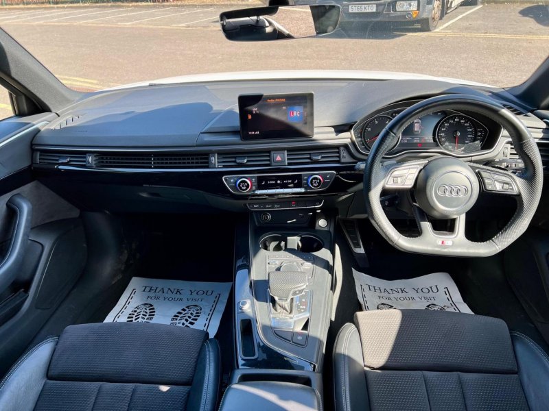 AUDI A4 AVANT