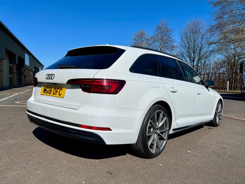 AUDI A4 AVANT