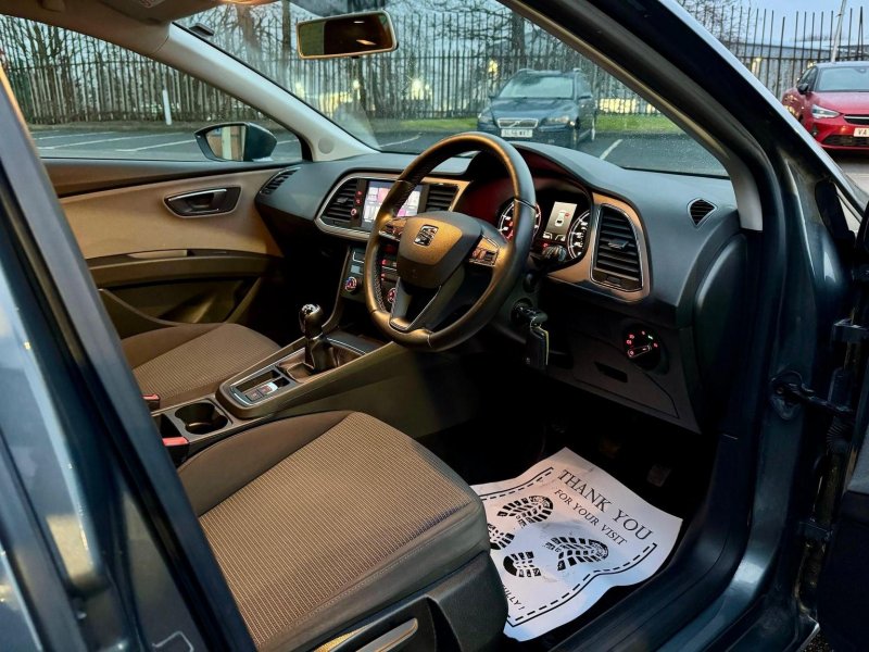 SEAT LEON