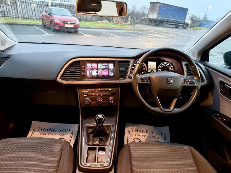 SEAT LEON