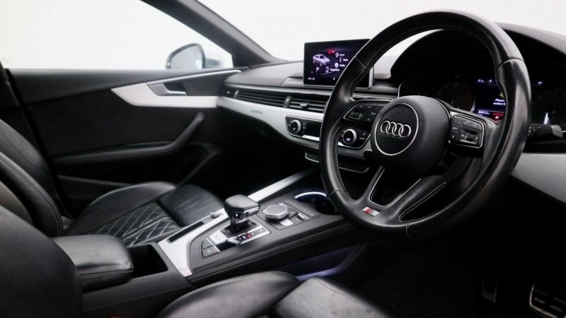 AUDI S5