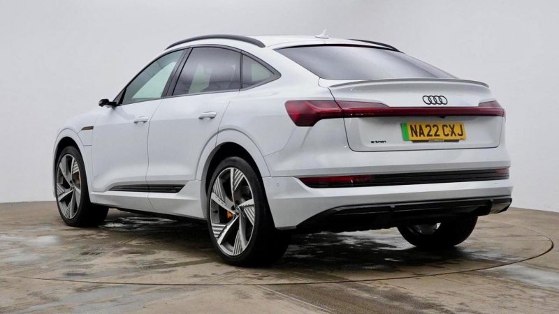 AUDI E-TRON